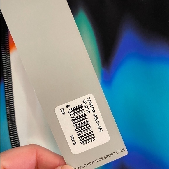 𝅺THE UPSIDE NWT fitted exercise shorts - Picture 4 of 4